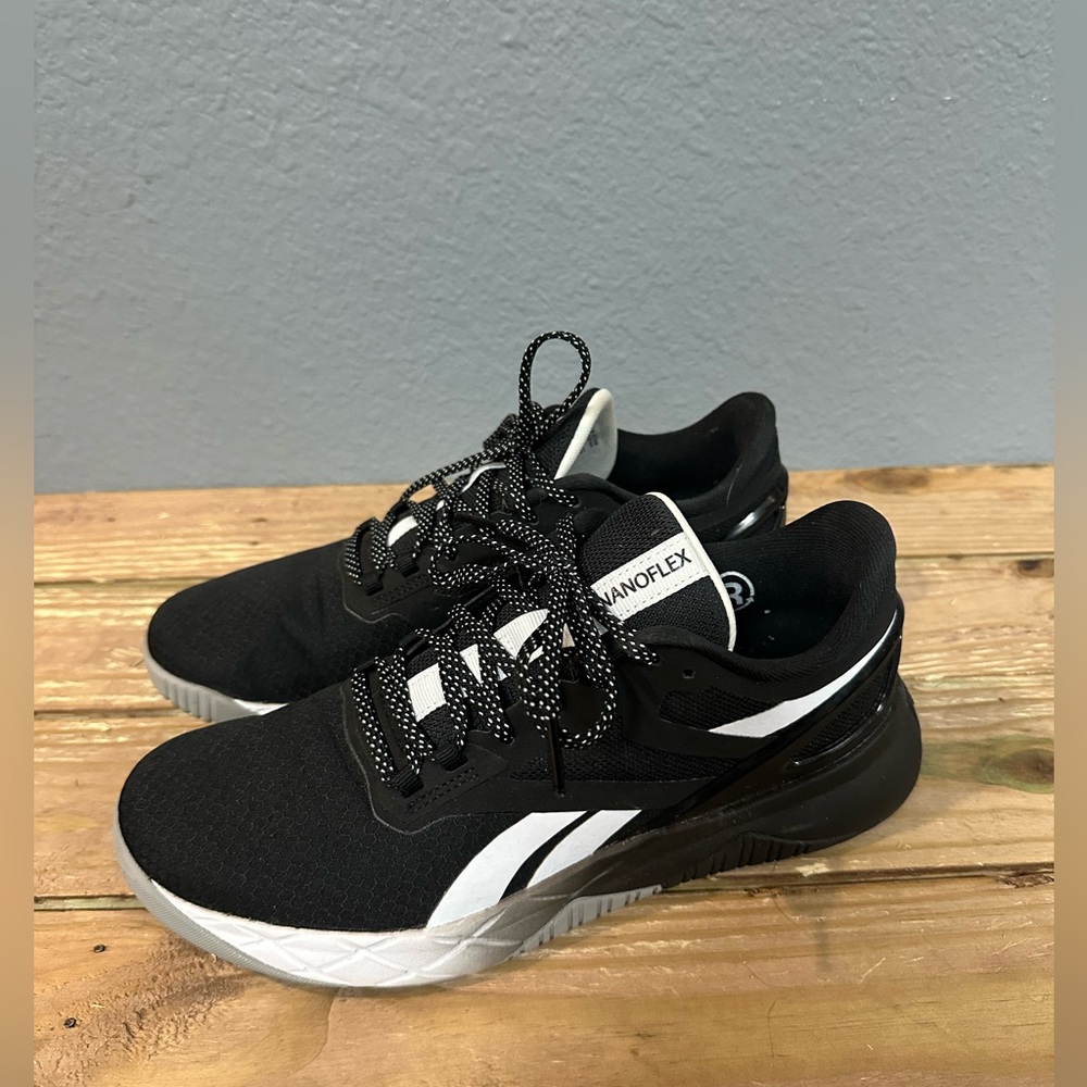 Rebook nanoflex. Gently used. Only worn a few times.